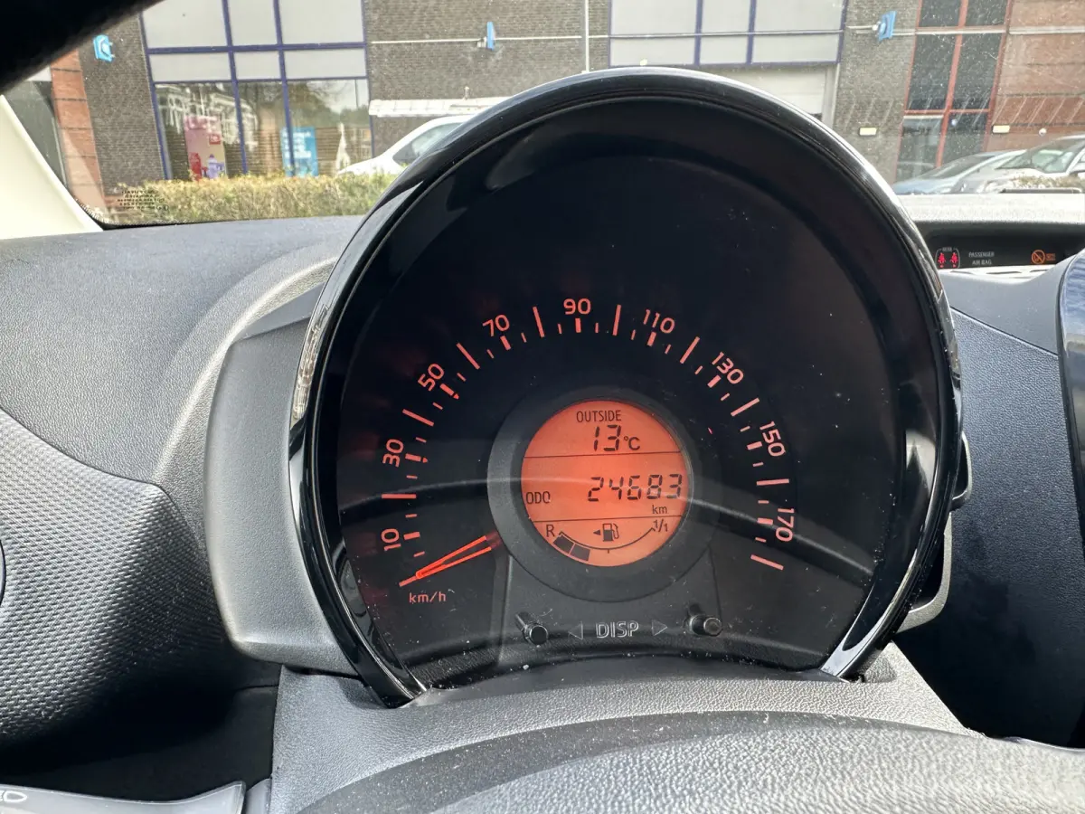 1.0 VTi Feel All-in Prijs Airco/Centrale vergrendeling/Bluetooth Eurorepar