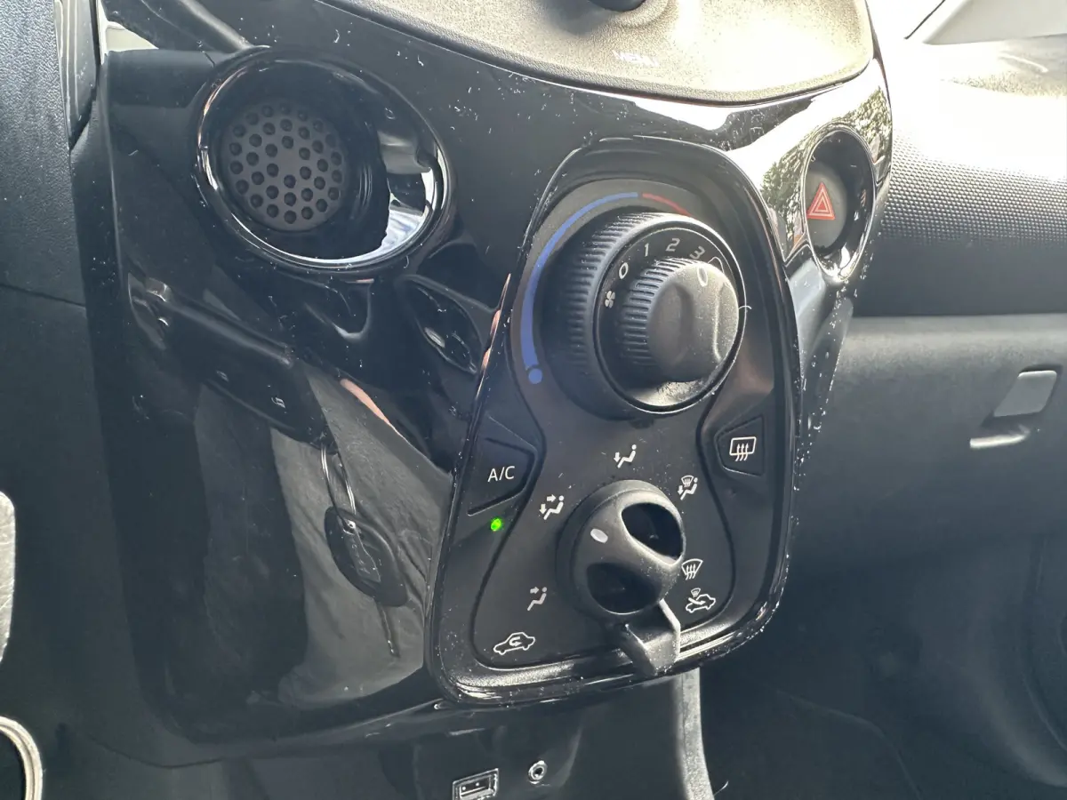1.0 VTi Feel All-in Prijs Airco/Centrale vergrendeling/Bluetooth Eurorepar