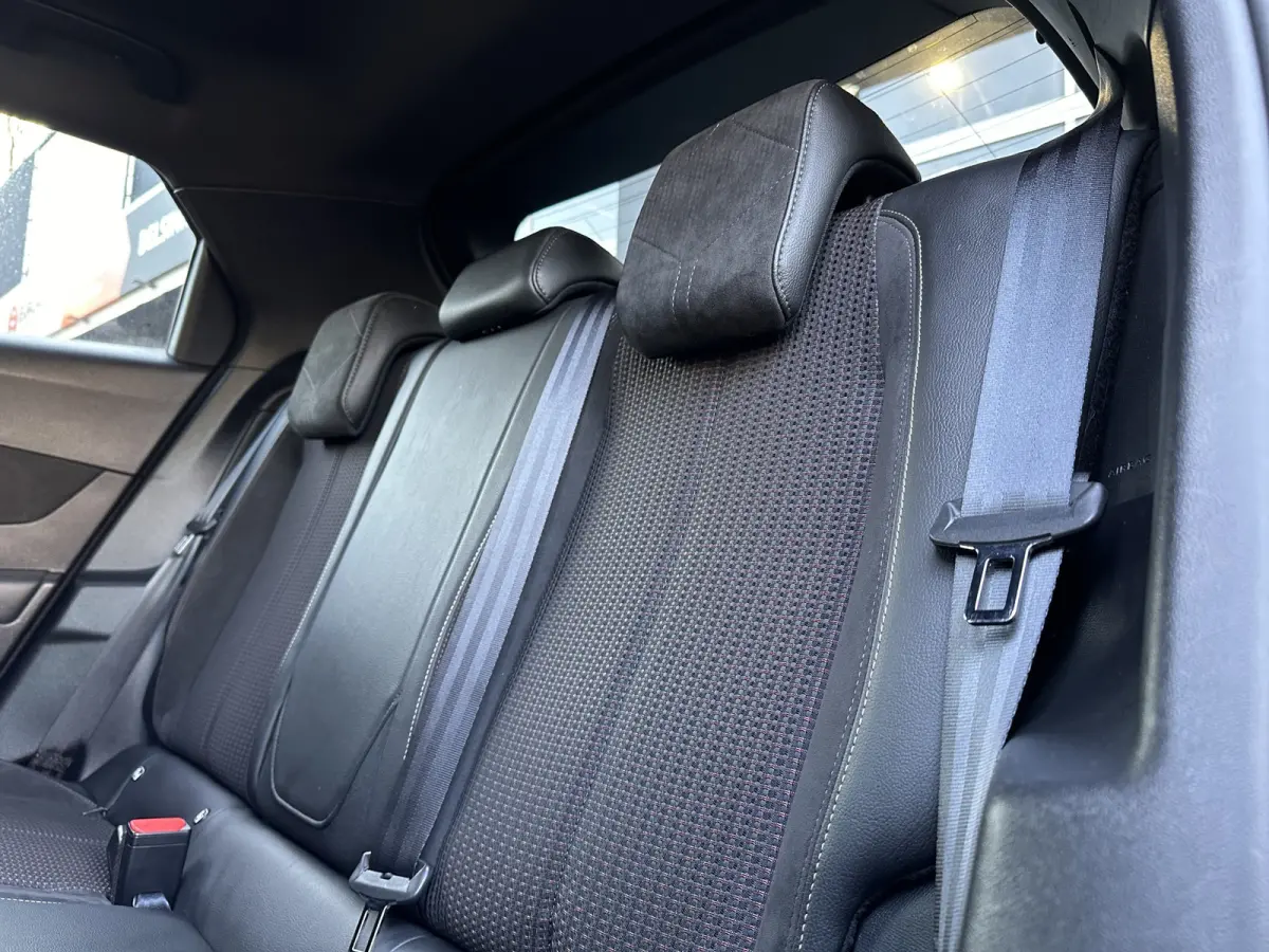 1.2 PureTech Performance Line All-in prijs Airco/Navi/Cruise/Carplay/Park sens voor+achter Eurorepar