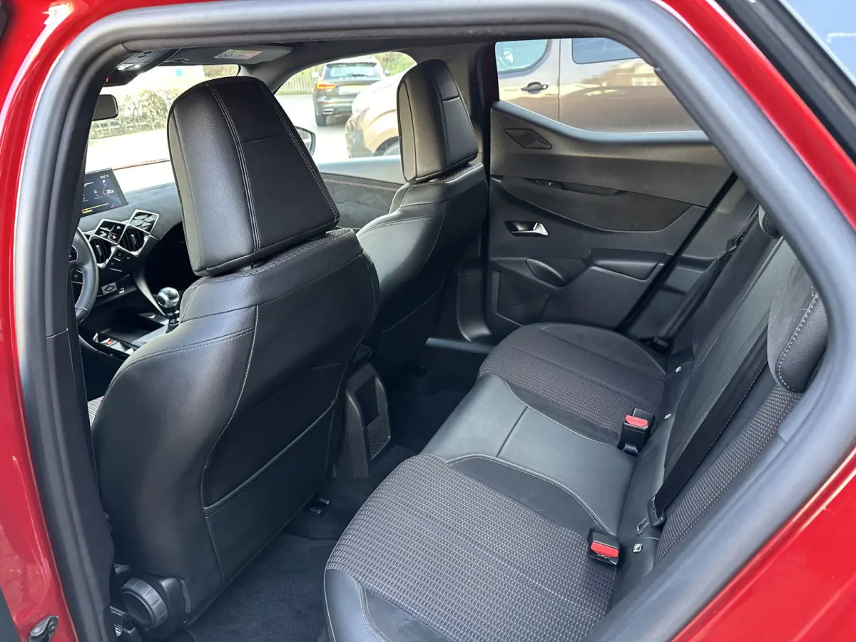 1.2 PureTech Performance Line All-in prijs Airco/Navi/Cruise/Carplay/Park sens voor+achter Eurorepar