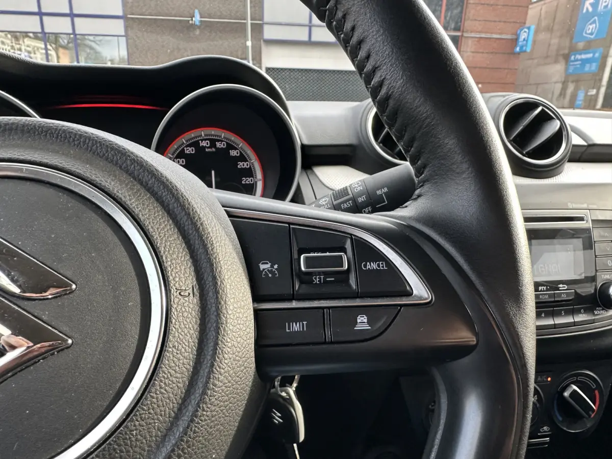 1.2 Select Smart Hybrid Automaat All-in Prijs Airco/Cruise/5 Deurs/Stoelverwarming Eurorepar