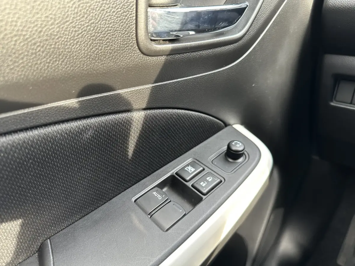 1.2 Select Smart Hybrid Automaat All-in Prijs Airco/Cruise/5 Deurs/Stoelverwarming Eurorepar