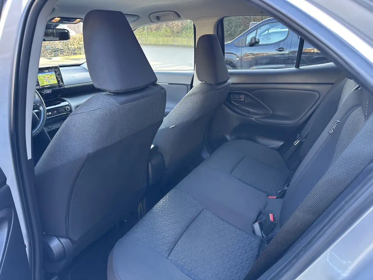 1.5 Hybrid Active Automaat All-in Prijs Airco/Cruise/Camera/Navi/Carplay Eurorepar