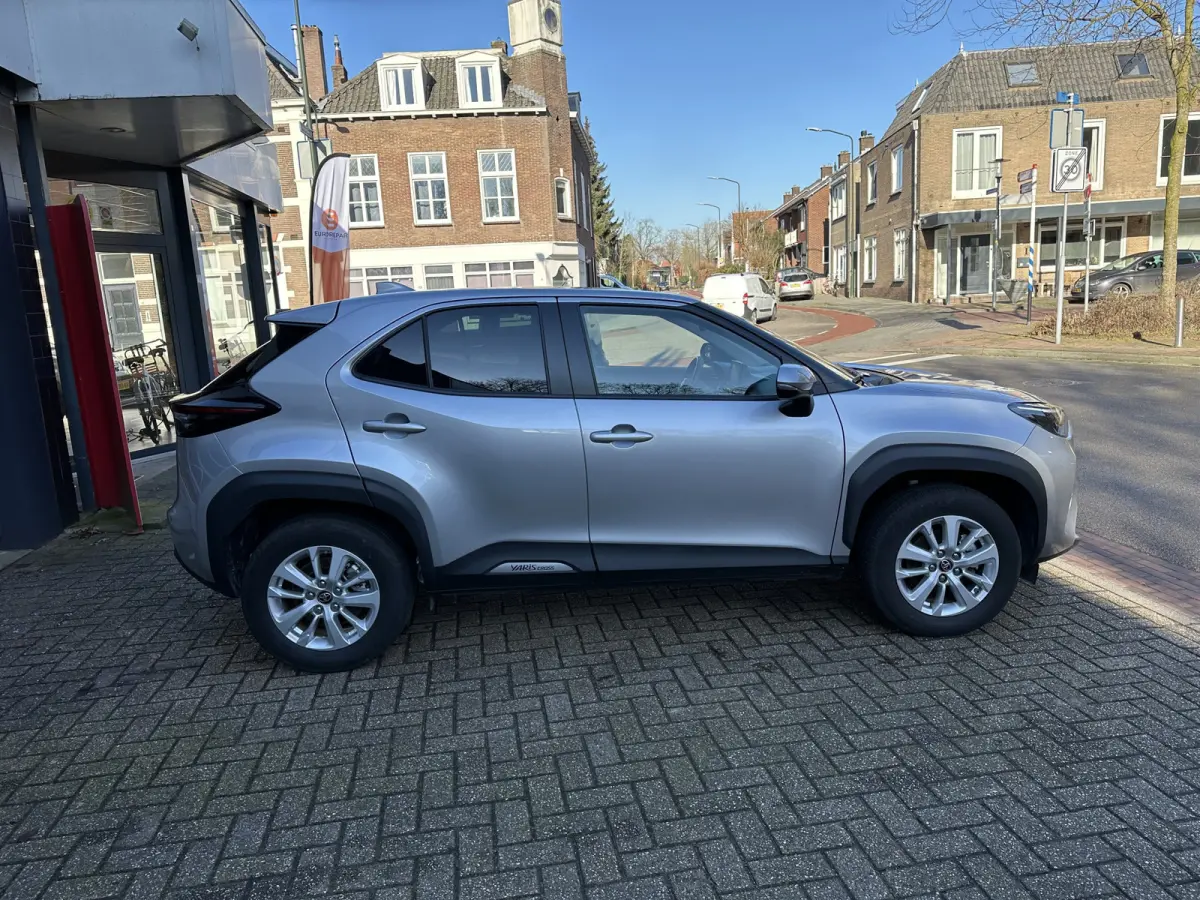 1.5 Hybrid Active Automaat All-in Prijs Airco/Cruise/Camera/Navi/Carplay Eurorepar