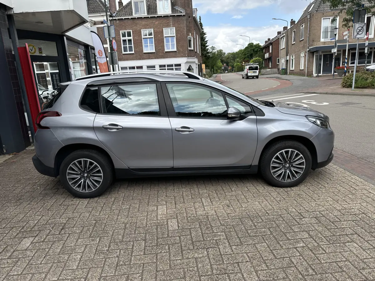 1.2 PureTech Blue Lion Automaat All-in Prijs Airco/Cruise/Navi/Carplay/Android auto/Parkeer sens a Eurorepar