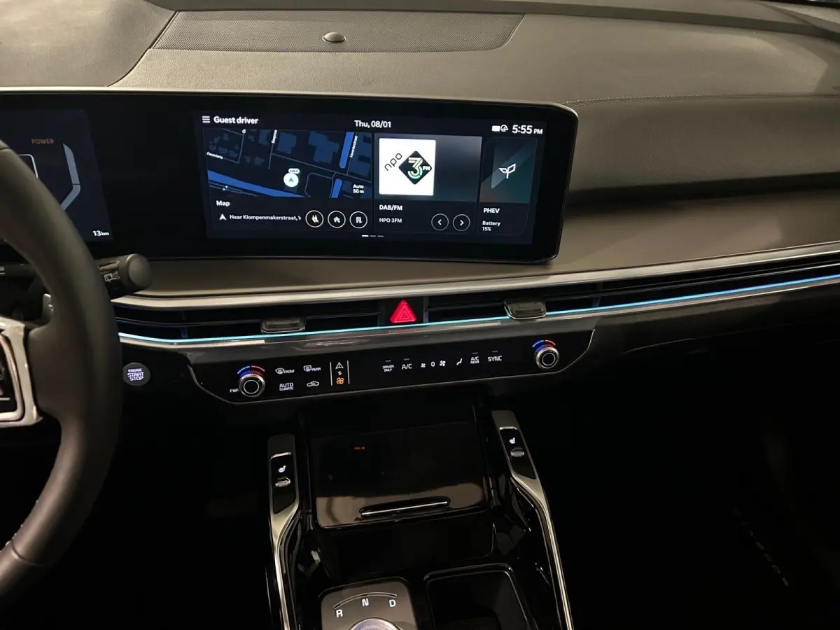 1.6 T-GDi Plug-in Hybrid 4WD DynamicPlusLine 7p | Glazen schuif-/kanteldak | BOSE premium geluidsinstallatie | Stoel- en stuurverwarming | NU €3000 inruilpremie!