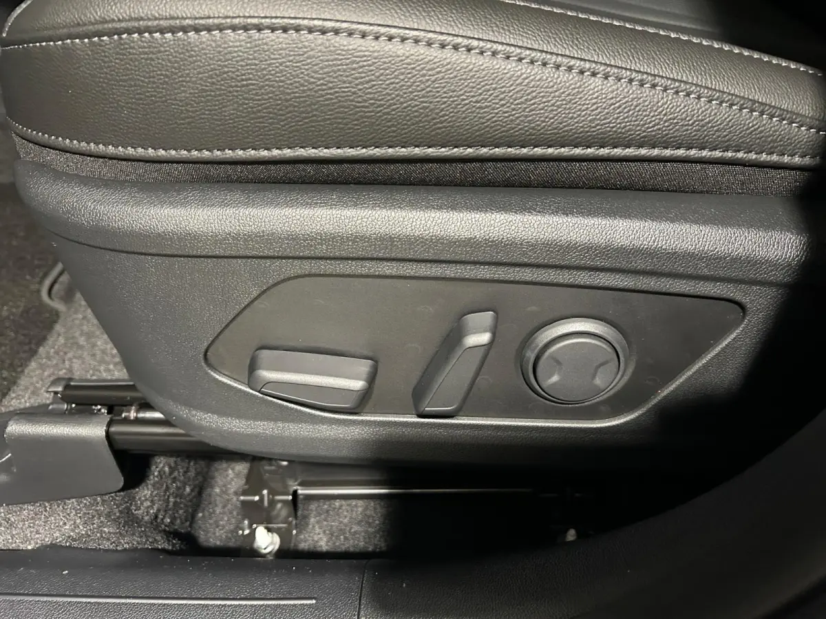 1.6 T-GDi Plug-in Hybrid 4WD DynamicPlusLine 7p | Glazen schuif-/kanteldak | BOSE premium geluidsinstallatie | Stoel- en stuurverwarming | NU €3000 inruilpremie!