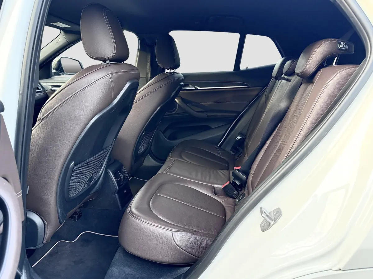 SDrive 2.0i M-Sport | LED | Elektr. stoelen | Dealer OH | 1e eigenaar | Stoelverwarming | 20i | Leder