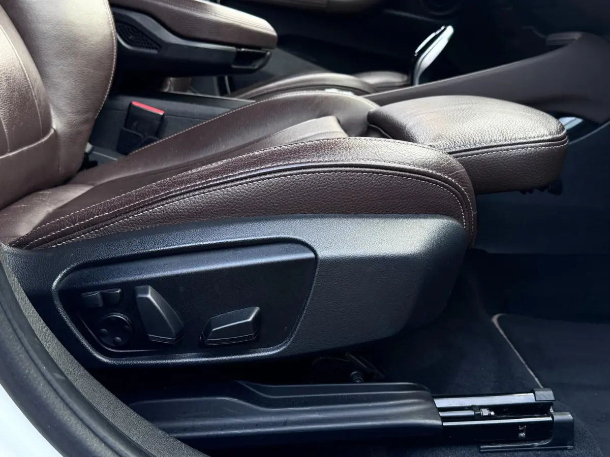 SDrive 2.0i M-Sport | LED | Elektr. stoelen | Dealer OH | 1e eigenaar | Stoelverwarming | 20i | Leder