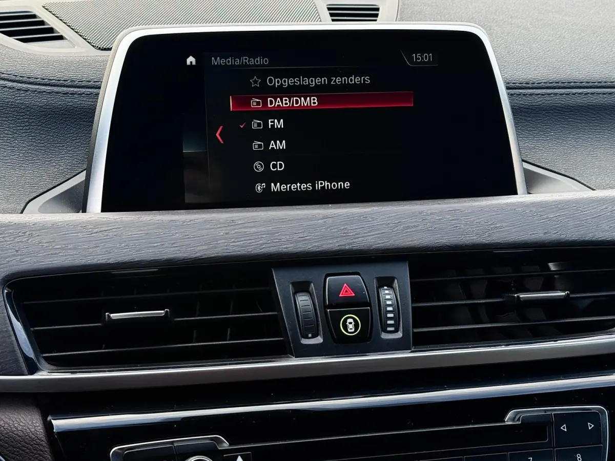 SDrive 2.0i M-Sport | LED | Elektr. stoelen | Dealer OH | 1e eigenaar | Stoelverwarming | 20i | Leder