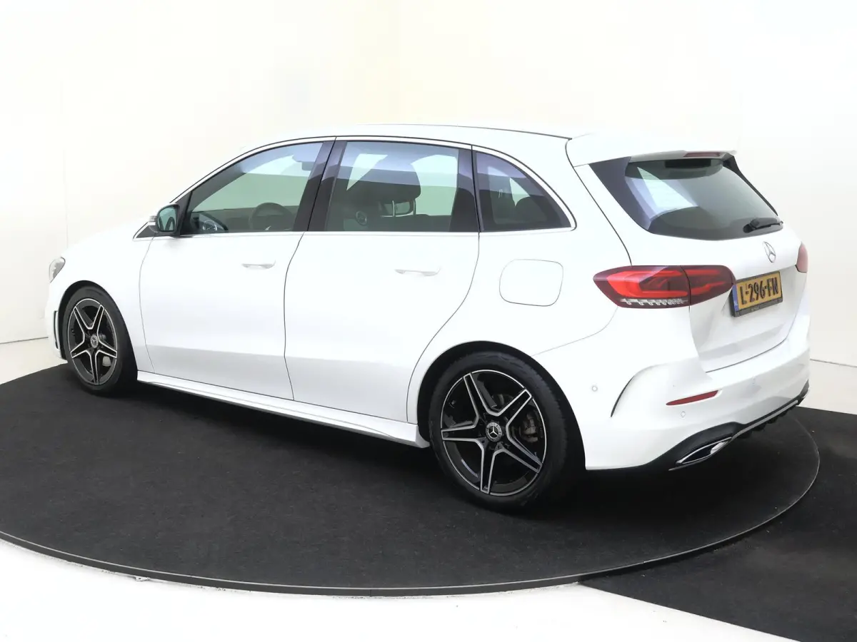 180 Premium Plus AMG /18 Inch /Sfeerverlichting