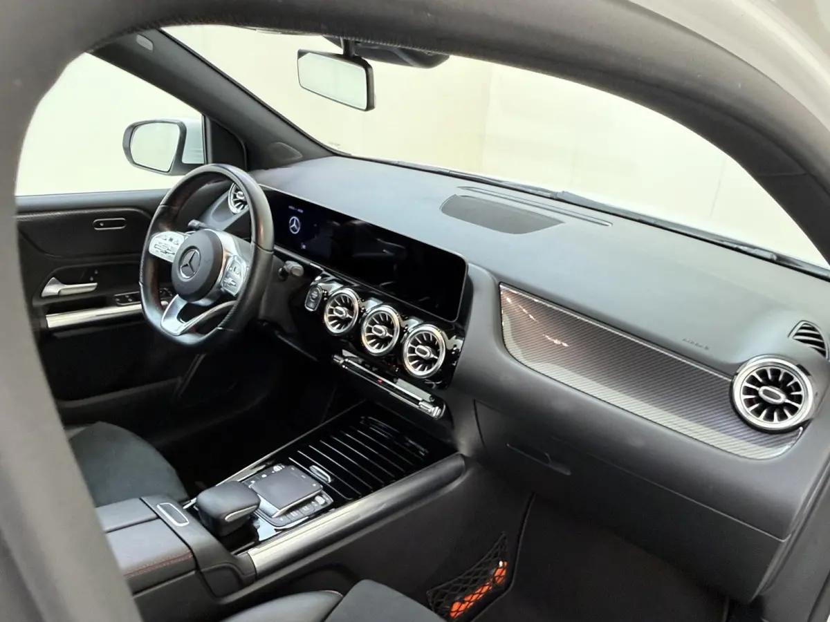 180 Premium Plus AMG /18 Inch /Sfeerverlichting