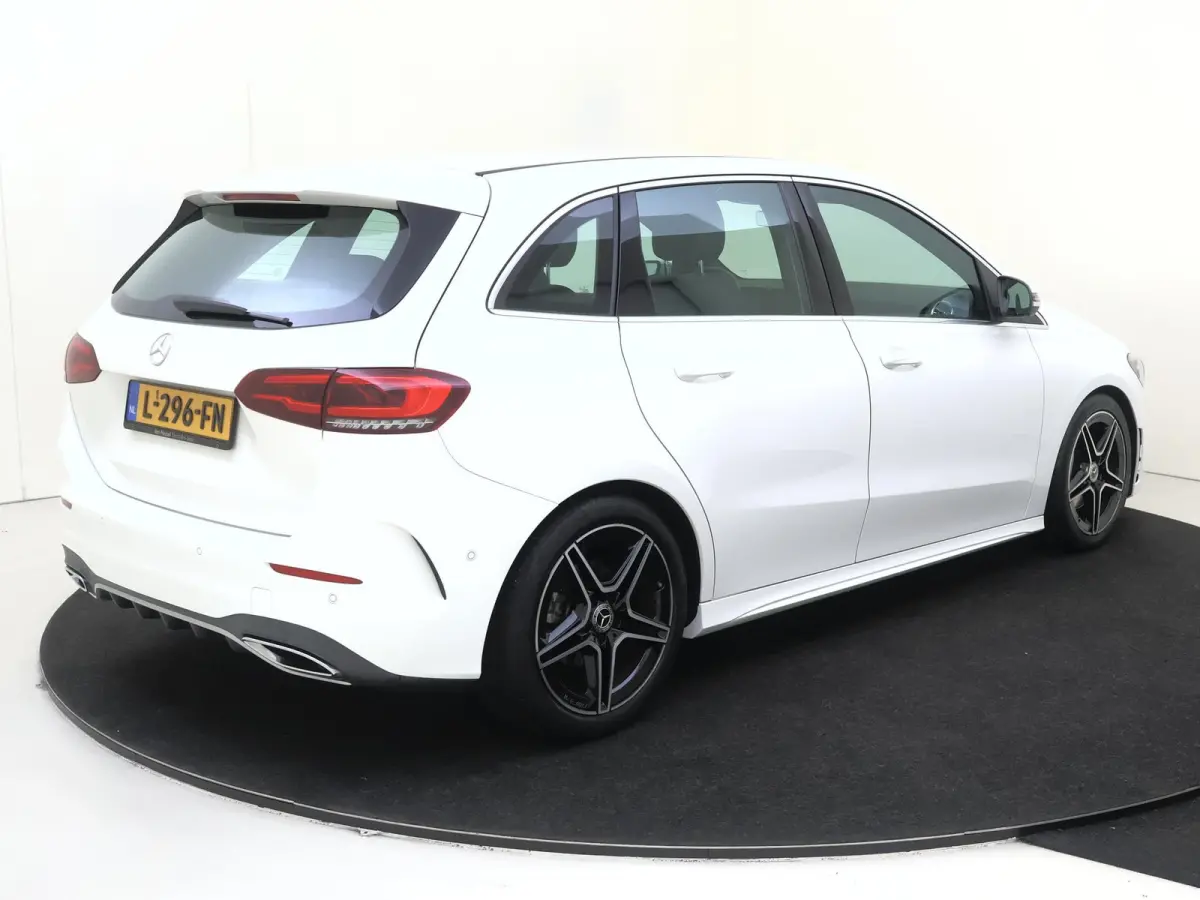 180 Premium Plus AMG /18 Inch /Sfeerverlichting