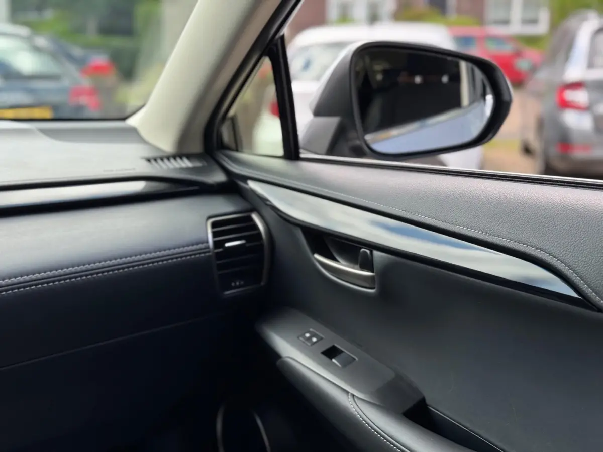 300h Sport Edition 2017 AUT NAVI CAMERA LM NAP!