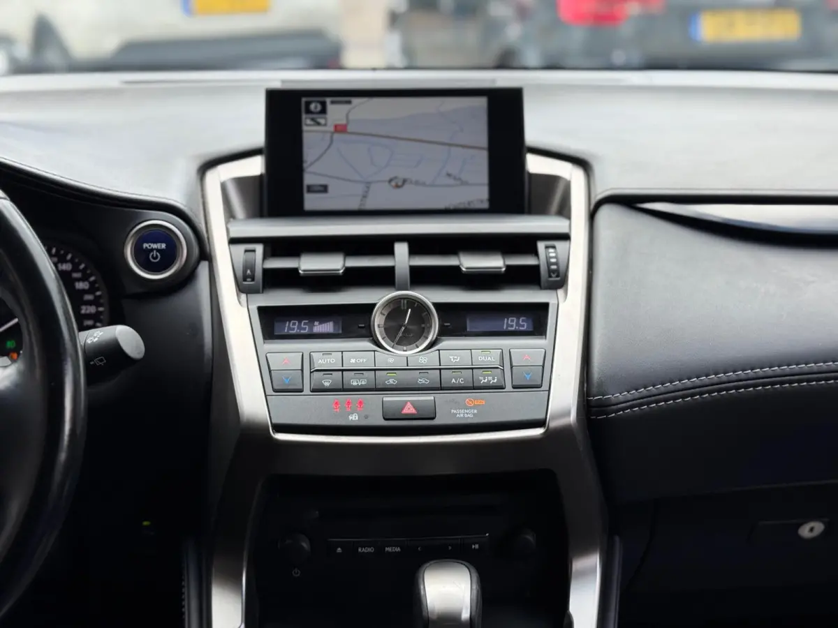 300h Sport Edition 2017 AUT NAVI CAMERA LM NAP!
