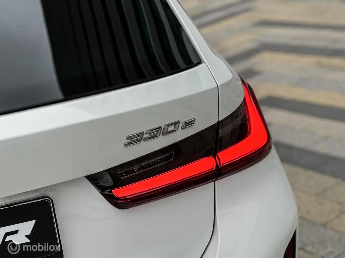 330e xDrive M Sport Pro |Kuipstoel|Pano|H&K