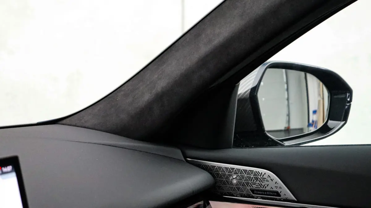 530e xDrive M-Sport Pro | Stoelventilatie | Bowers & Wilkins | M Carbon exterieur | Onderstel Professional | Head-up | Panoramadak | Trekhaak