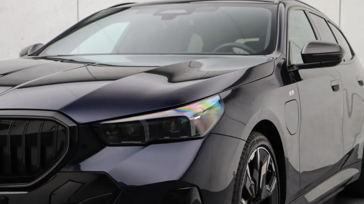 530e xDrive M-Sport Pro | Stoelventilatie | Bowers & Wilkins | M Carbon exterieur | Onderstel Professional | Head-up | Panoramadak | Trekhaak