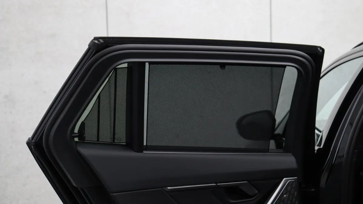 530e xDrive M-Sport Pro | Stoelventilatie | Bowers & Wilkins | M Carbon exterieur | Onderstel Professional | Head-up | Panoramadak | Trekhaak