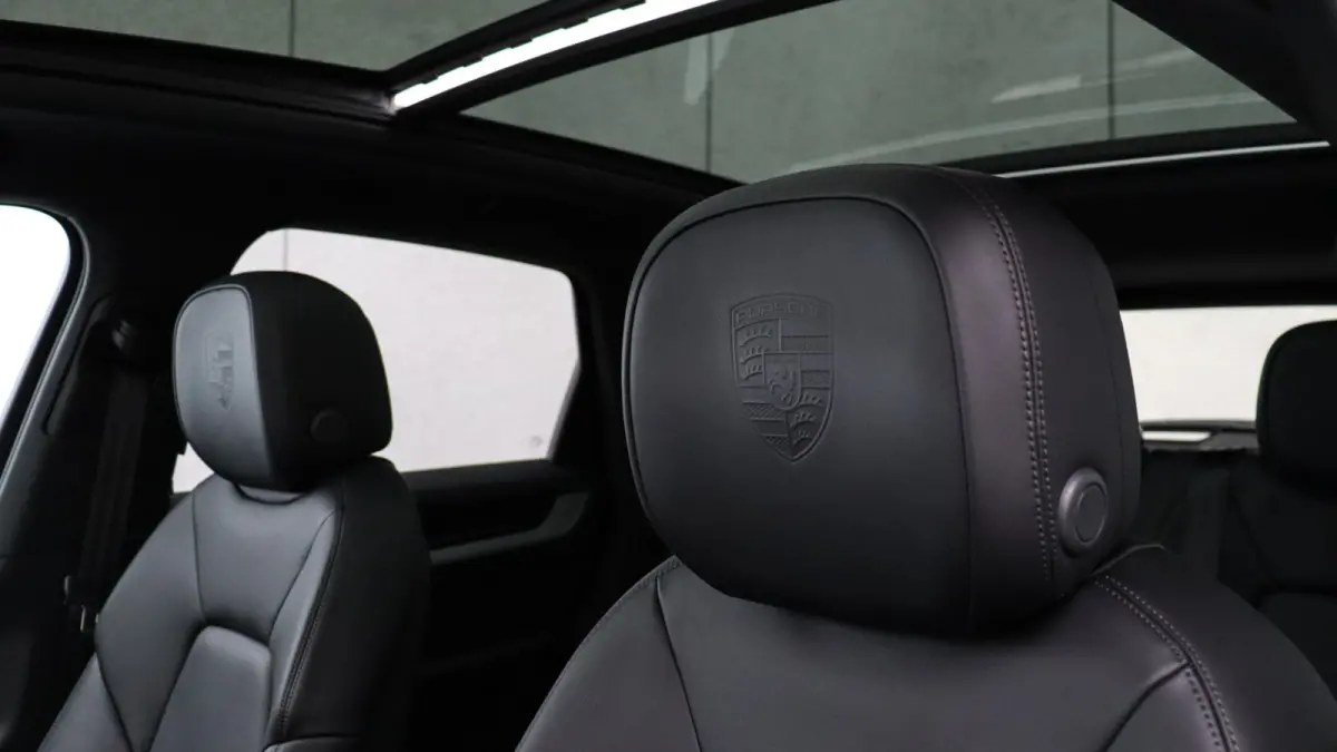 3.0 E-Hybrid SportDesign | Panoramadak | BOSE Sound | Soft-Close | Bijrijdersdisplay | Trekhaak