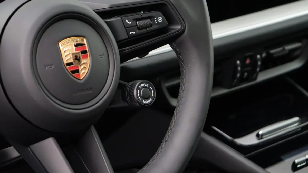 3.0 E-Hybrid SportDesign | Panoramadak | BOSE Sound | Soft-Close | Bijrijdersdisplay | Trekhaak