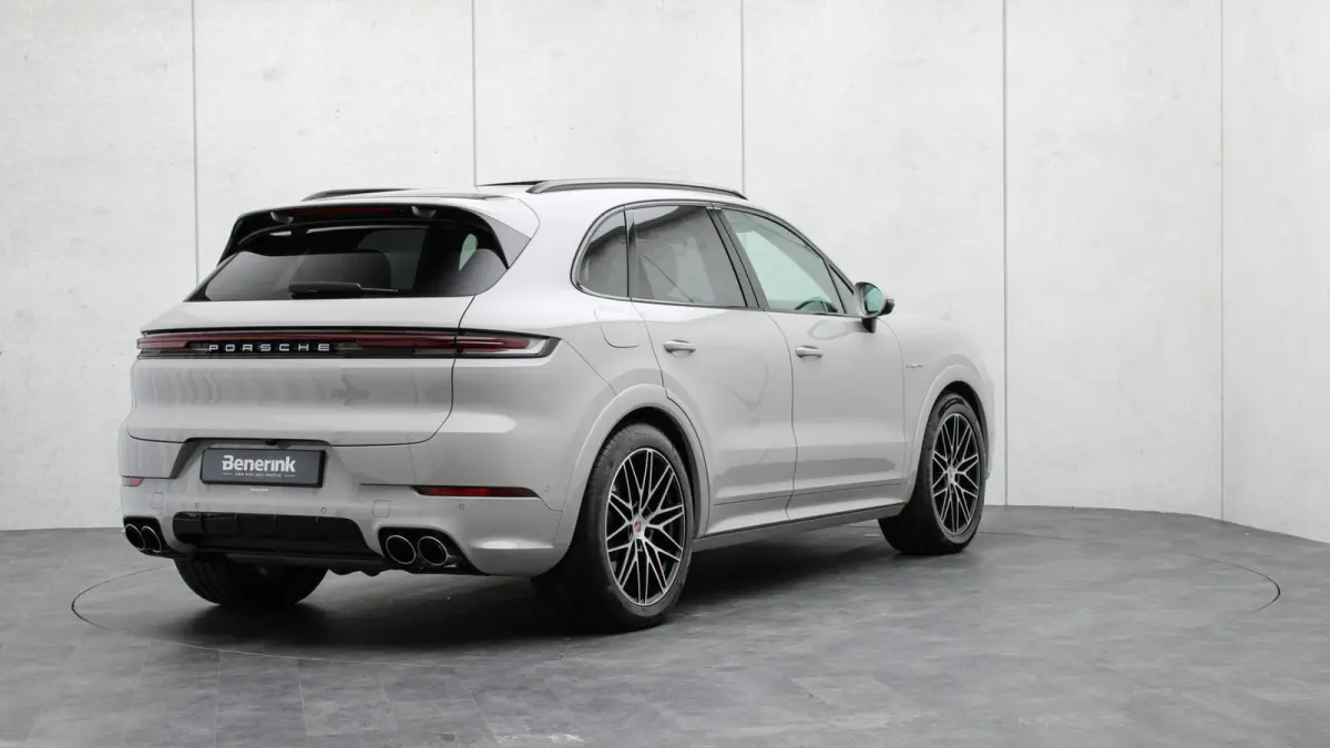 3.0 E-Hybrid SportDesign | Panoramadak | BOSE Sound | Soft-Close | Bijrijdersdisplay | Trekhaak