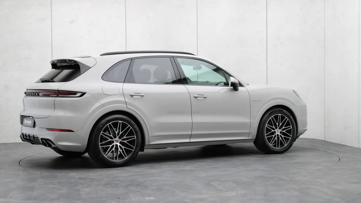 3.0 E-Hybrid SportDesign | Panoramadak | BOSE Sound | Soft-Close | Bijrijdersdisplay | Trekhaak