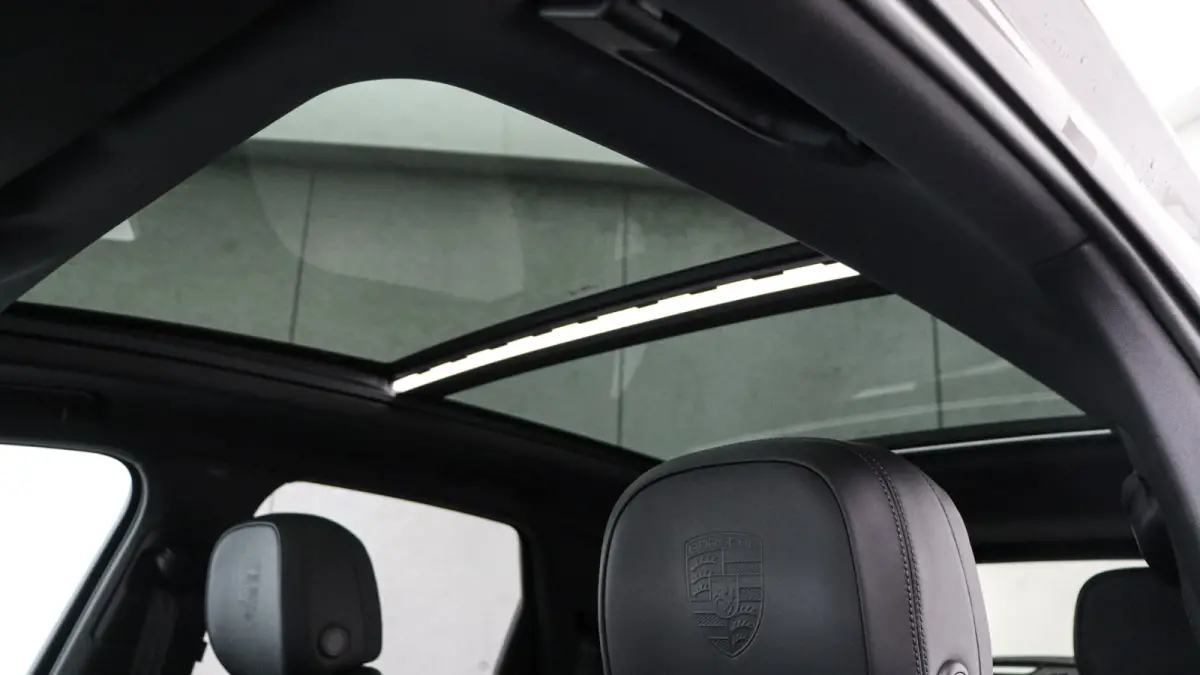 3.0 E-Hybrid SportDesign | Panoramadak | BOSE Sound | Soft-Close | Bijrijdersdisplay | Trekhaak