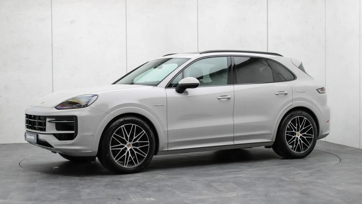 3.0 E-Hybrid SportDesign | Panoramadak | BOSE Sound | Soft-Close | Bijrijdersdisplay | Trekhaak