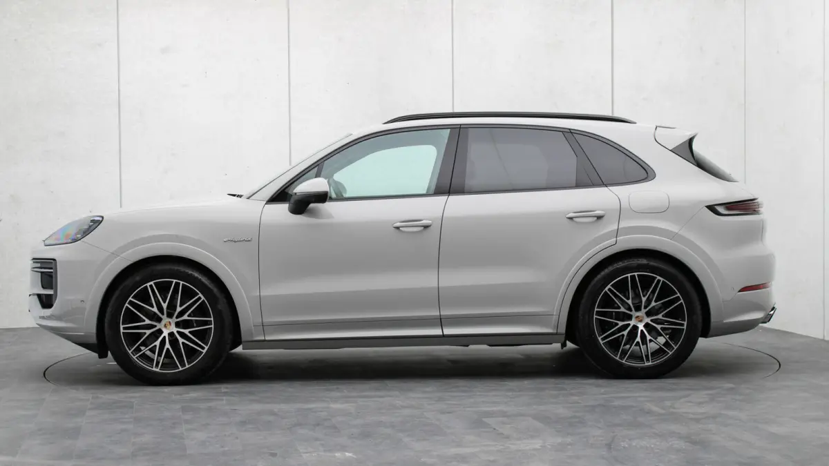 3.0 E-Hybrid SportDesign | Panoramadak | BOSE Sound | Soft-Close | Bijrijdersdisplay | Trekhaak