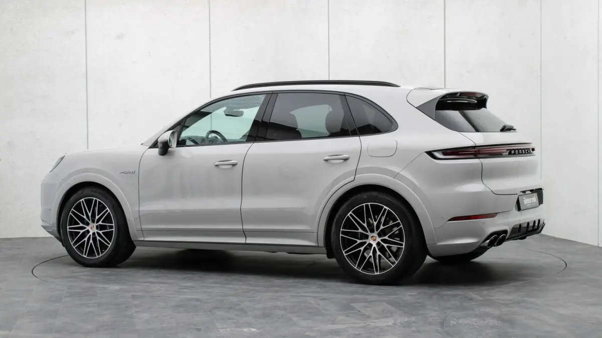 3.0 E-Hybrid SportDesign | Panoramadak | BOSE Sound | Soft-Close | Bijrijdersdisplay | Trekhaak