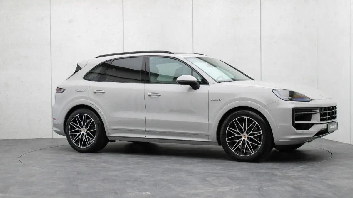 3.0 E-Hybrid SportDesign | Panoramadak | BOSE Sound | Soft-Close | Bijrijdersdisplay | Trekhaak