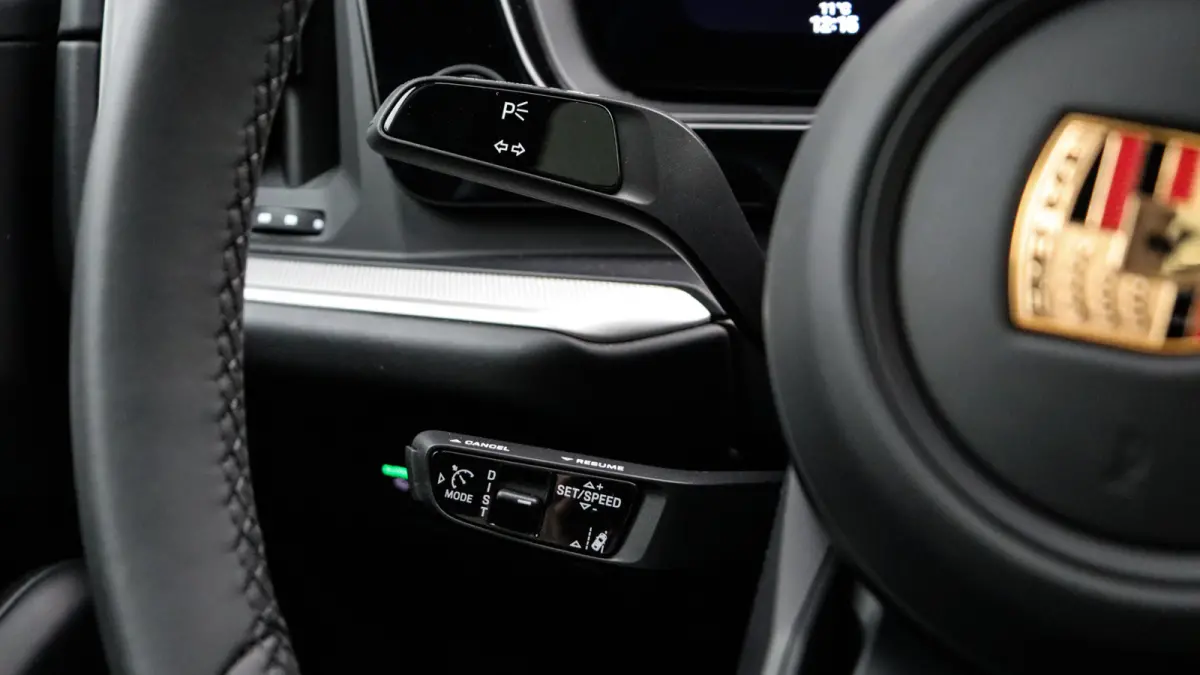 3.0 E-Hybrid SportDesign | Panoramadak | BOSE Sound | Soft-Close | Bijrijdersdisplay | Trekhaak