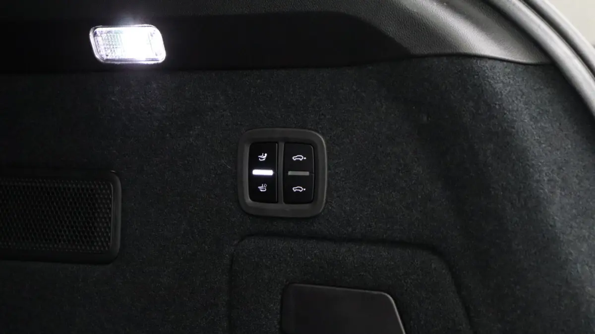 3.0 E-Hybrid SportDesign | Panoramadak | BOSE Sound | Soft-Close | Bijrijdersdisplay | Trekhaak