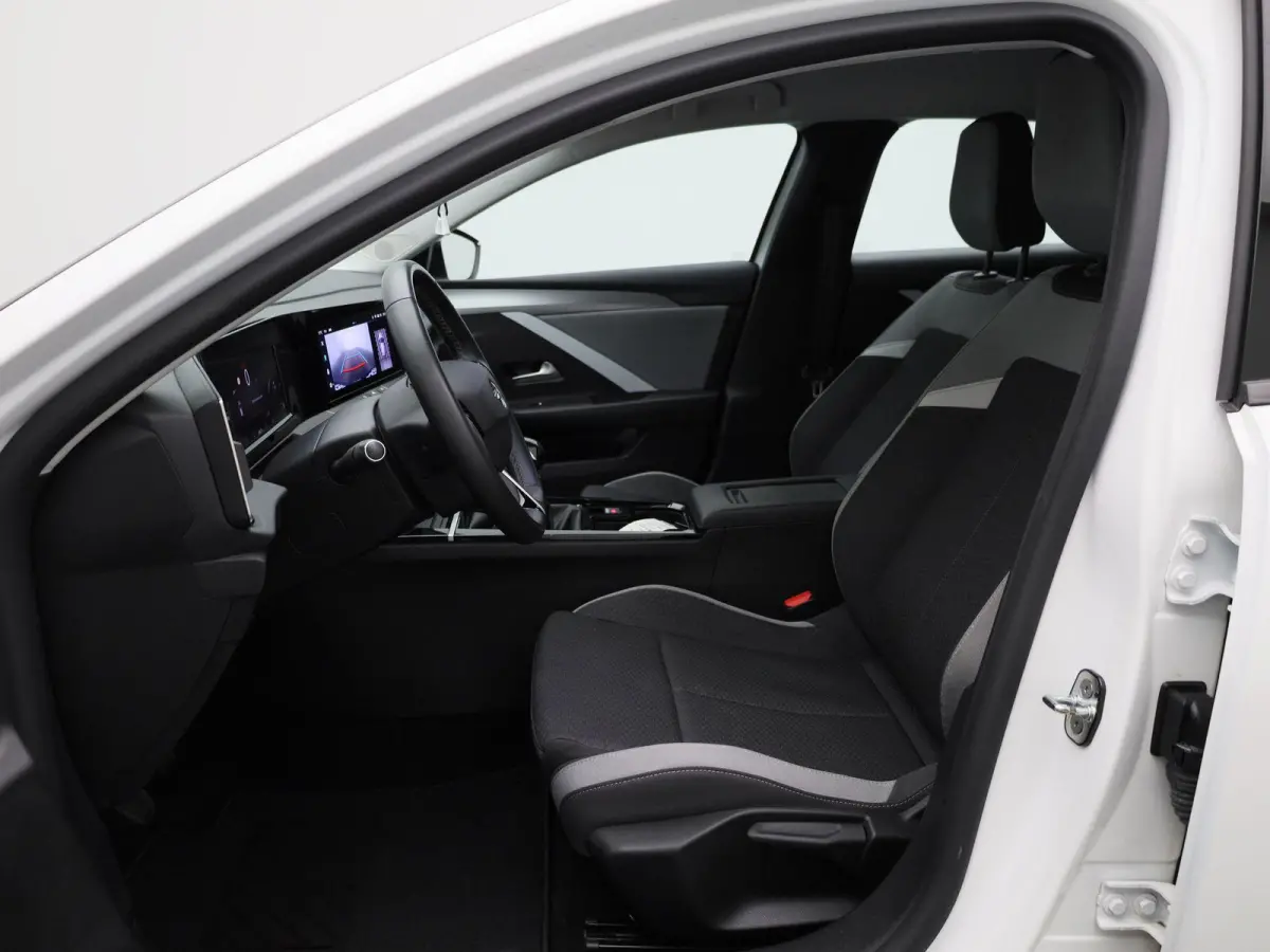 1.2 Turbo 81kW S/S Edition | ACHTERUITRIJCAMERA | NAVIGATIE | APPLE CARPLAY | CRUISE CONTROL | CLIMATE CONTROL | DIGITAL COCKPIT | LED VERLICHTING | DAB RADIO | MULTIFUNCTIONEEL STUURWIEL |