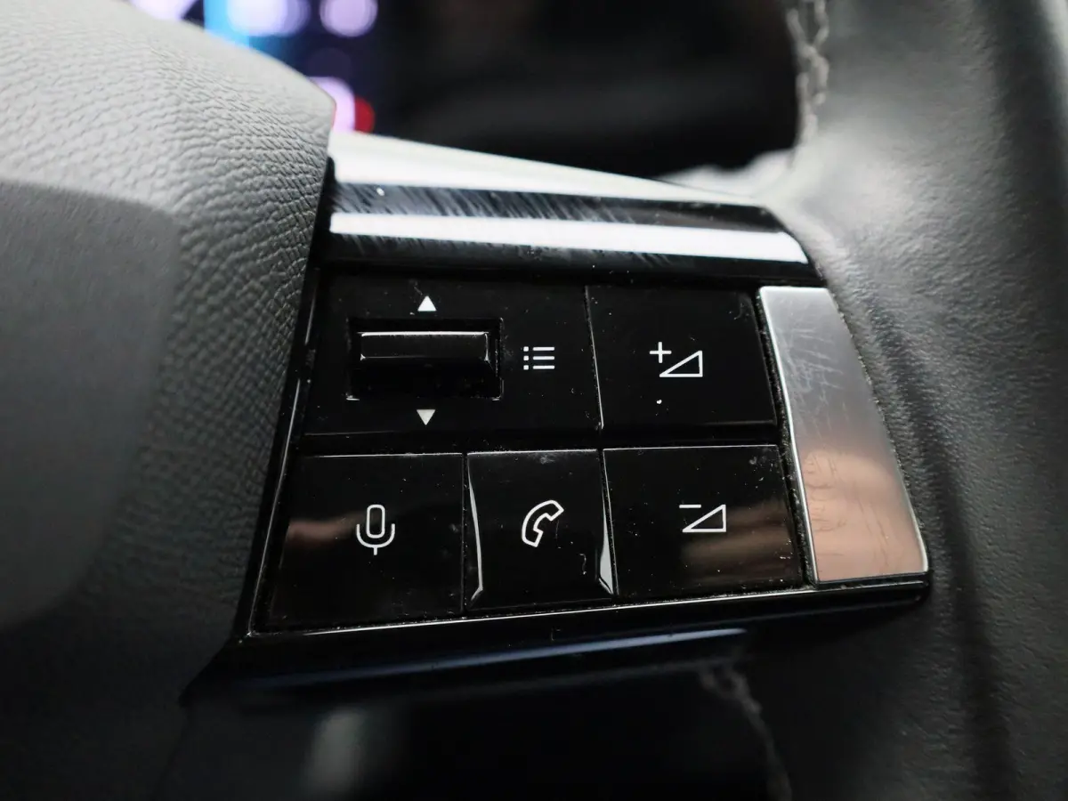1.2 Turbo 81kW S/S Edition | ACHTERUITRIJCAMERA | NAVIGATIE | APPLE CARPLAY | CRUISE CONTROL | CLIMATE CONTROL | DIGITAL COCKPIT | LED VERLICHTING | DAB RADIO | MULTIFUNCTIONEEL STUURWIEL |