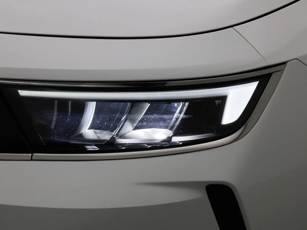 1.2 Turbo 81kW S/S Edition | ACHTERUITRIJCAMERA | NAVIGATIE | APPLE CARPLAY | CRUISE CONTROL | CLIMATE CONTROL | DIGITAL COCKPIT | LED VERLICHTING | DAB RADIO | MULTIFUNCTIONEEL STUURWIEL |