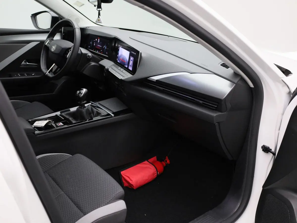 1.2 Turbo 81kW S/S Edition | ACHTERUITRIJCAMERA | NAVIGATIE | APPLE CARPLAY | CRUISE CONTROL | CLIMATE CONTROL | DIGITAL COCKPIT | LED VERLICHTING | DAB RADIO | MULTIFUNCTIONEEL STUURWIEL |