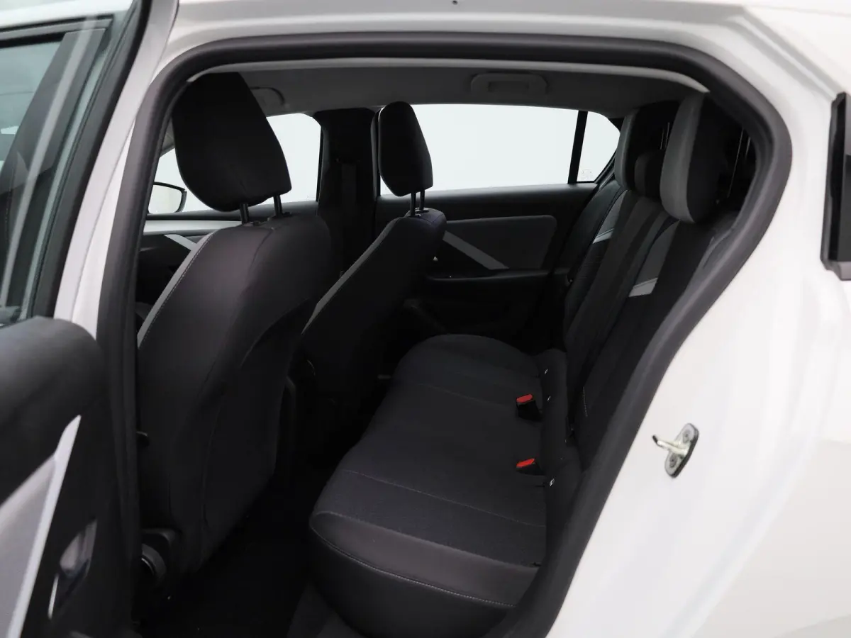 1.2 Turbo 81kW S/S Edition | ACHTERUITRIJCAMERA | NAVIGATIE | APPLE CARPLAY | CRUISE CONTROL | CLIMATE CONTROL | DIGITAL COCKPIT | LED VERLICHTING | DAB RADIO | MULTIFUNCTIONEEL STUURWIEL |