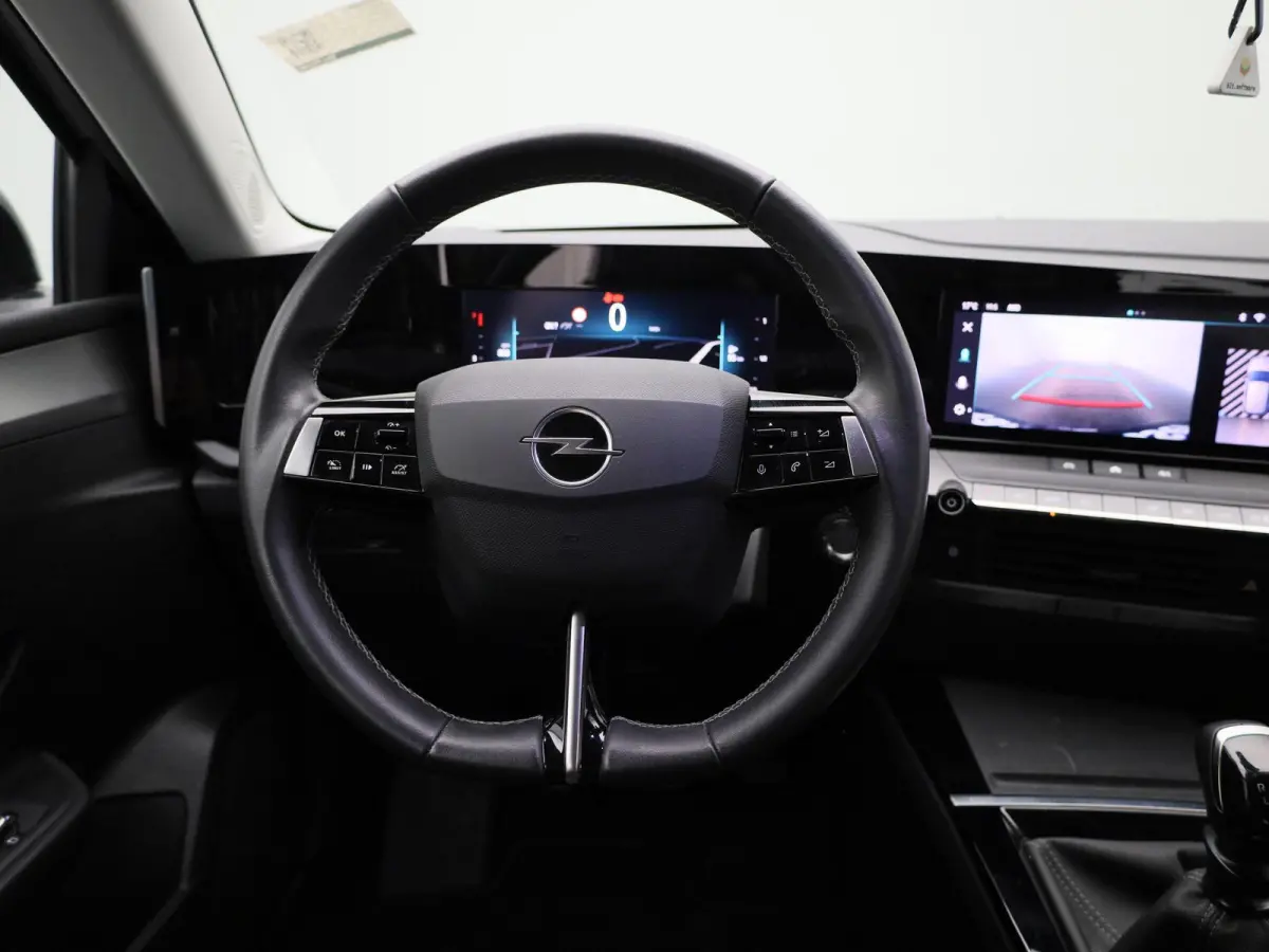 1.2 Turbo 81kW S/S Edition | ACHTERUITRIJCAMERA | NAVIGATIE | APPLE CARPLAY | CRUISE CONTROL | CLIMATE CONTROL | DIGITAL COCKPIT | LED VERLICHTING | DAB RADIO | MULTIFUNCTIONEEL STUURWIEL |