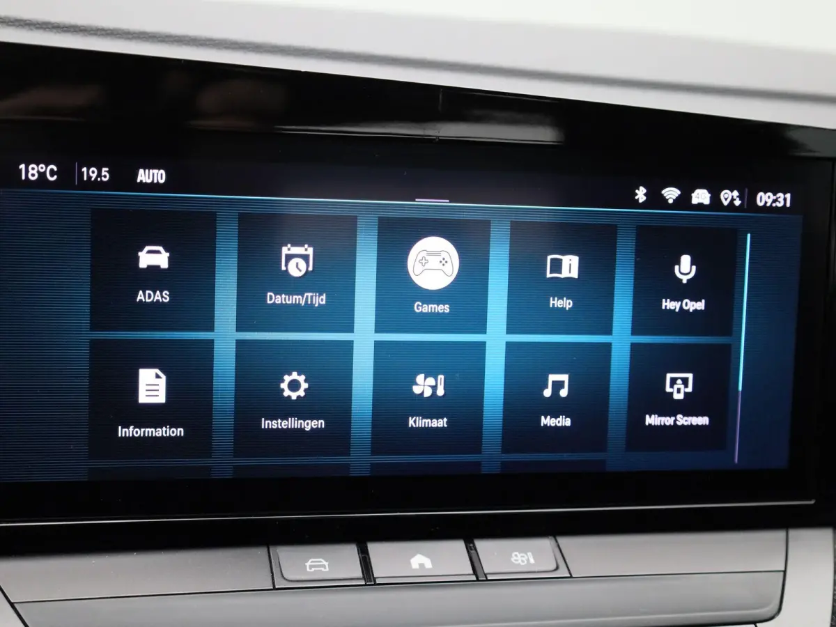 1.2 Turbo 81kW S/S Edition | ACHTERUITRIJCAMERA | NAVIGATIE | APPLE CARPLAY | CRUISE CONTROL | CLIMATE CONTROL | DIGITAL COCKPIT | LED VERLICHTING | DAB RADIO | MULTIFUNCTIONEEL STUURWIEL |