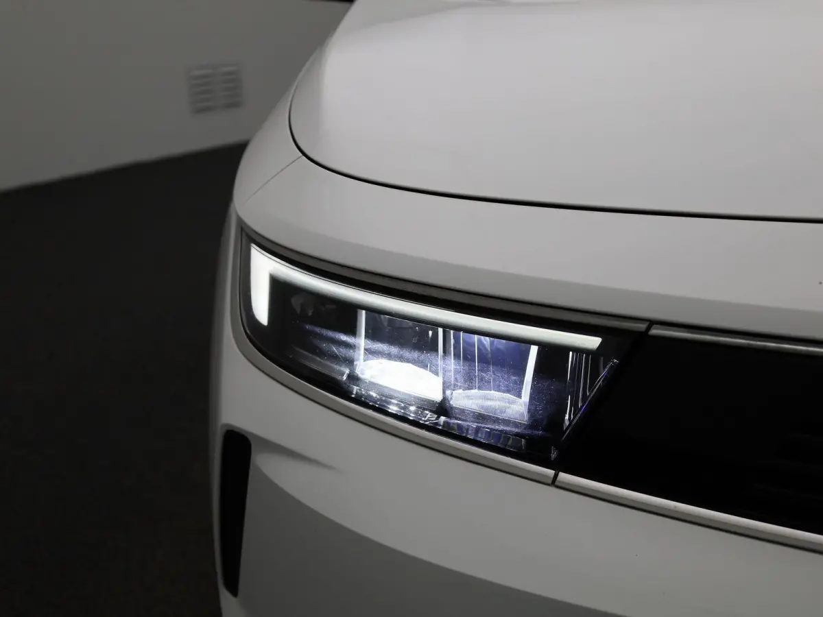 1.2 Turbo 81kW S/S Edition | ACHTERUITRIJCAMERA | NAVIGATIE | APPLE CARPLAY | CRUISE CONTROL | CLIMATE CONTROL | DIGITAL COCKPIT | LED VERLICHTING | DAB RADIO | MULTIFUNCTIONEEL STUURWIEL |