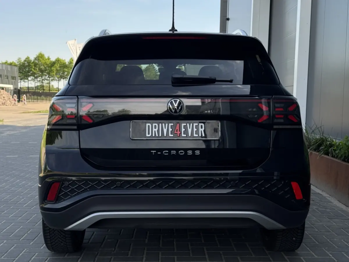 1.5 TSI R-Line 2024 IQ LIGHT NAVI CAMERA CLIMATE SPORTVELGEN