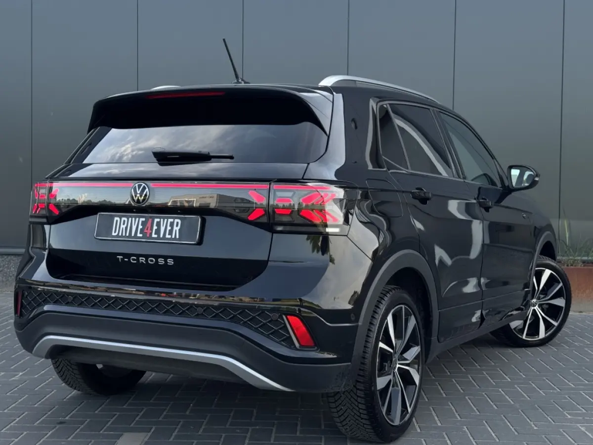 1.5 TSI R-Line 2024 IQ LIGHT NAVI CAMERA CLIMATE SPORTVELGEN
