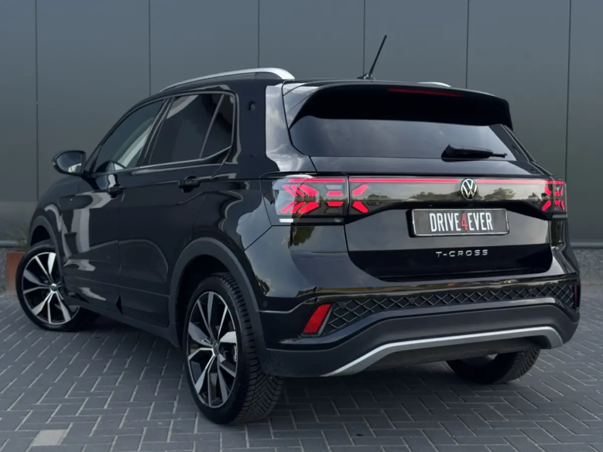 1.5 TSI R-Line 2024 IQ LIGHT NAVI CAMERA CLIMATE SPORTVELGEN