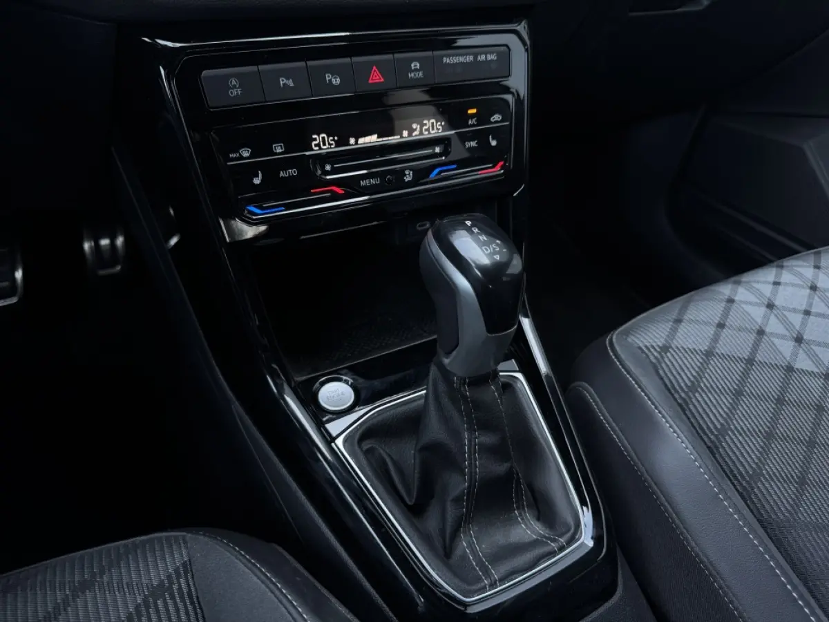 1.5 TSI R-Line 2024 IQ LIGHT NAVI CAMERA CLIMATE SPORTVELGEN