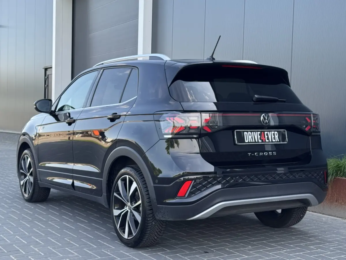1.5 TSI R-Line 2024 IQ LIGHT NAVI CAMERA CLIMATE SPORTVELGEN