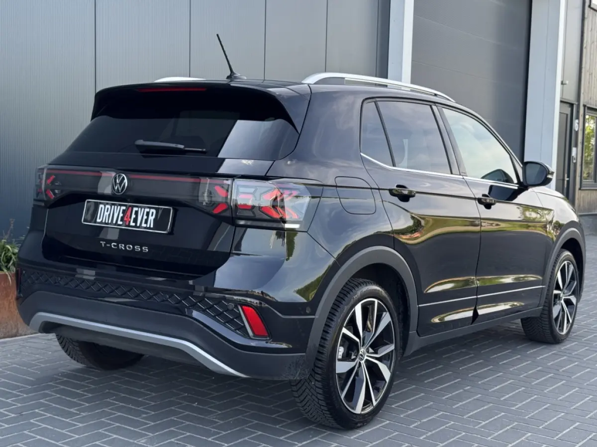 1.5 TSI R-Line 2024 IQ LIGHT NAVI CAMERA CLIMATE SPORTVELGEN