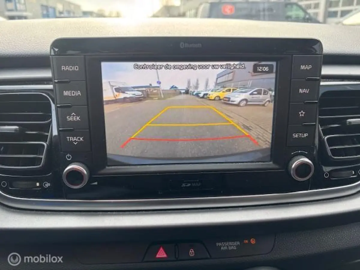 1.4 DynamicLine Automaat Navigatie & Camera achter , Parkeerhulp achter , Electr. ramen & deur vergrendeling met afstand