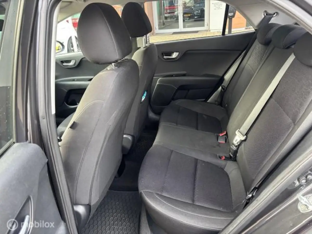 1.4 DynamicLine Automaat Navigatie & Camera achter , Parkeerhulp achter , Electr. ramen & deur vergrendeling met afstand